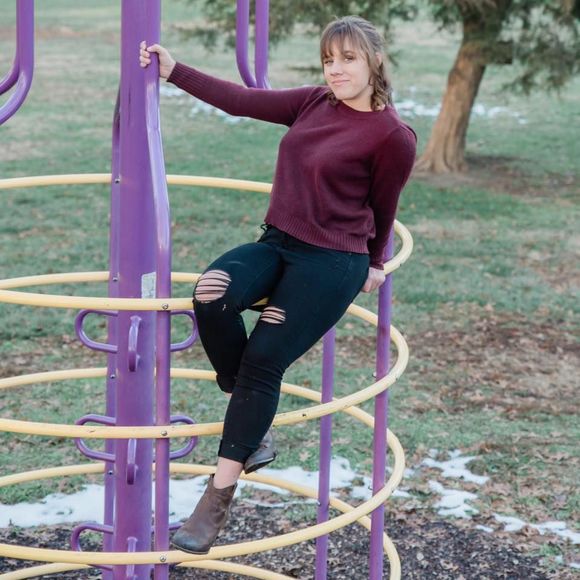 Meet your Posher, Abigail - Picture 1 of 2